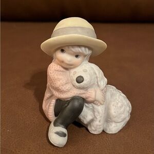 Enesco “A Cuddly Holiday Hug” Porcelain Figurine